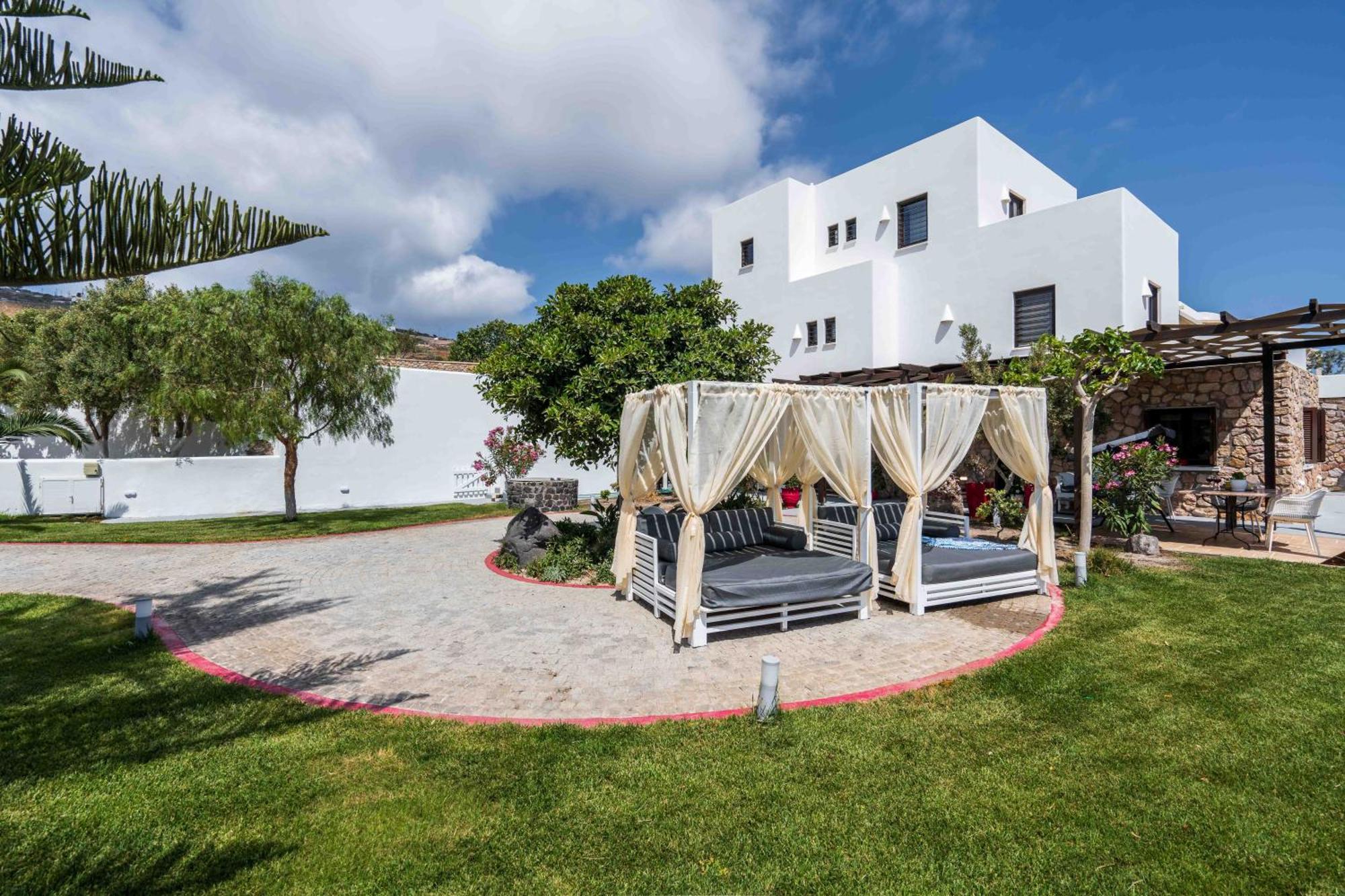 Harmony Luxury Private Fira (Santorini)