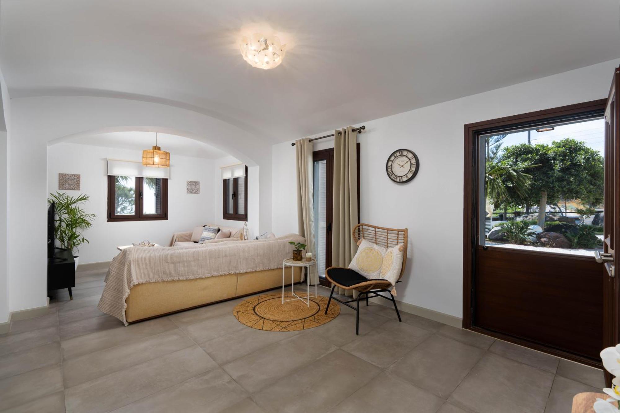 Harmony Luxury Private Fira (Santorini)