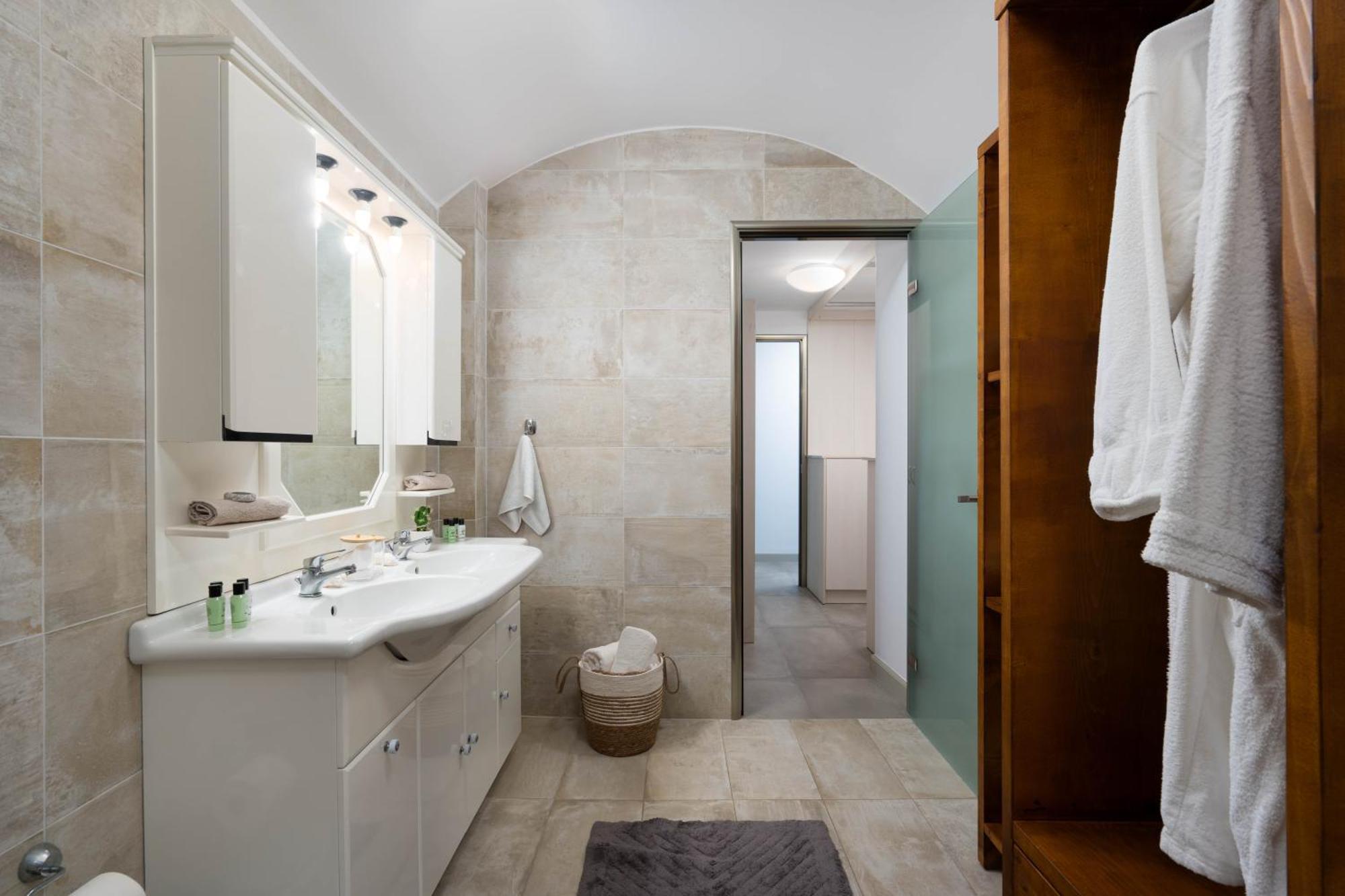 Harmony Luxury Private Fira (Santorini)