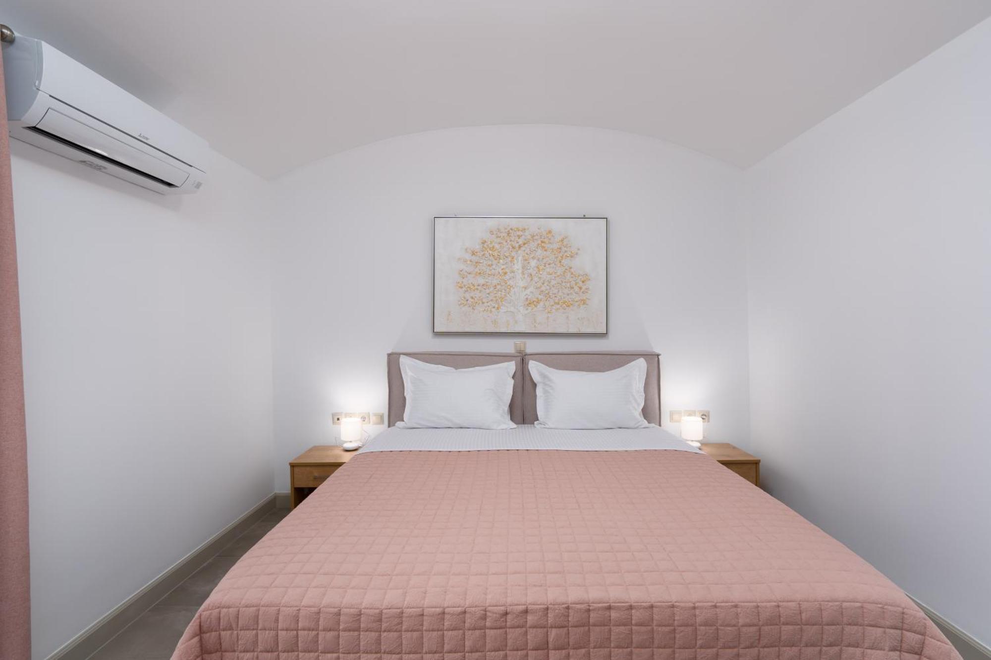 Harmony Luxury Private Vila Fira (Santorini)